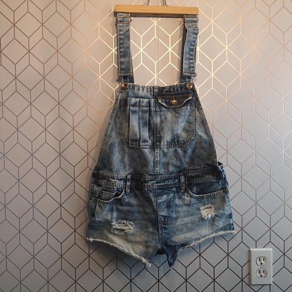 Billabong Pants - Billabong overall denim shorts